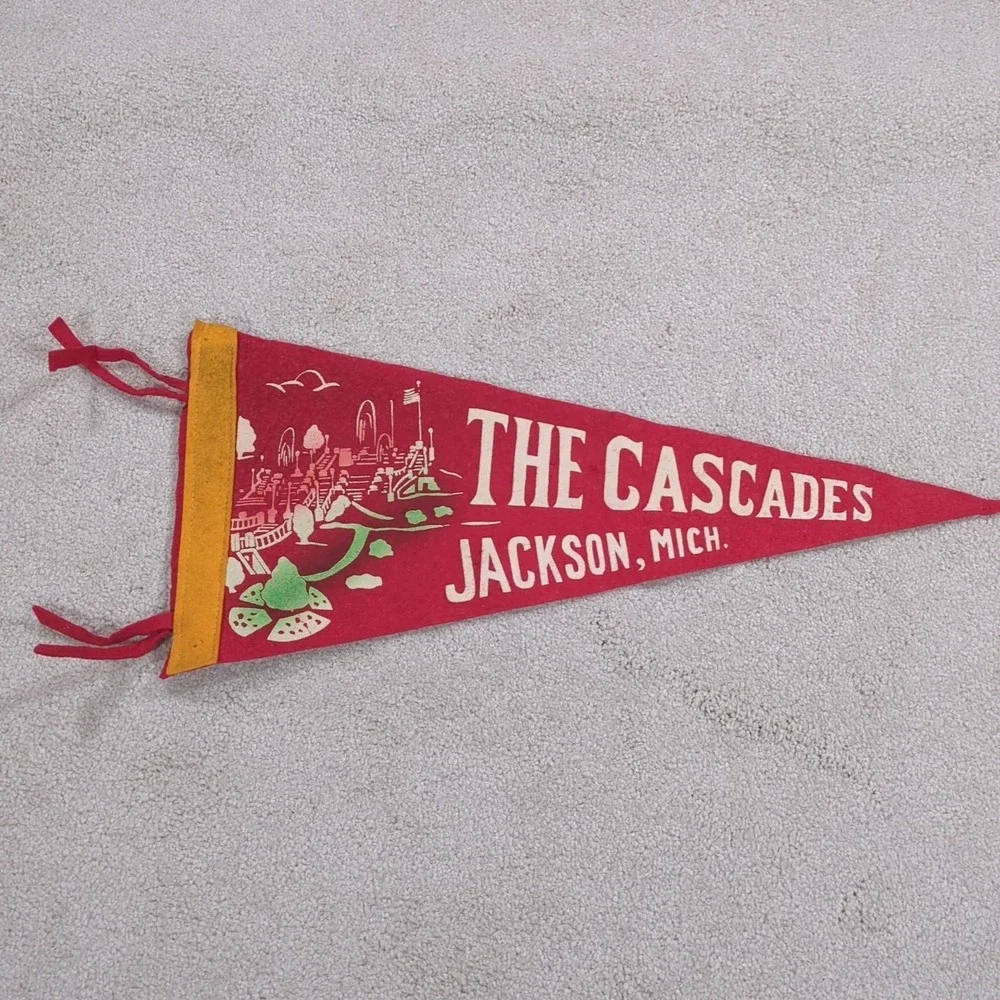 Red The Cascades Jackson Michigan MI Felt Pennant Vintage Travel Souvenir 40s 50